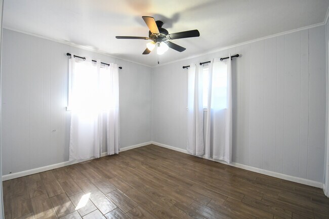 Foto del edificio - 278 W Robert E Lee Blvd