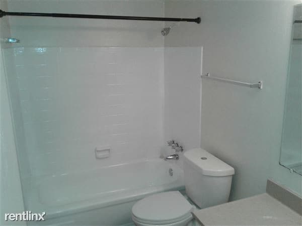 Building Photo - 461 Brentwood Dr