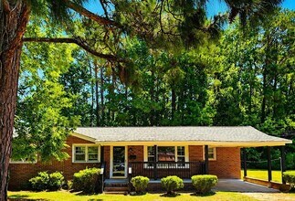 Building Photo - 704 N Grimes St
