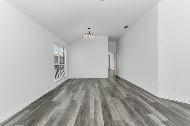 Building Photo - Welcome home to this beautifully maintained 4-bedroom, 2-bath, single-story home in the desirable...