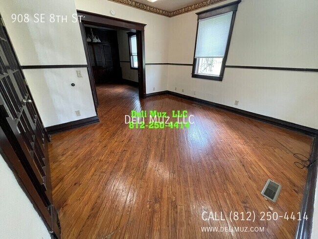 Foto del edificio - 908 SE 8th St