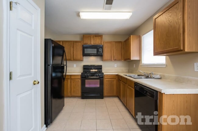 Building Photo - 3185 Lower Creek Dr