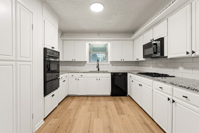 Foto del edificio - 112 Dawn Dr