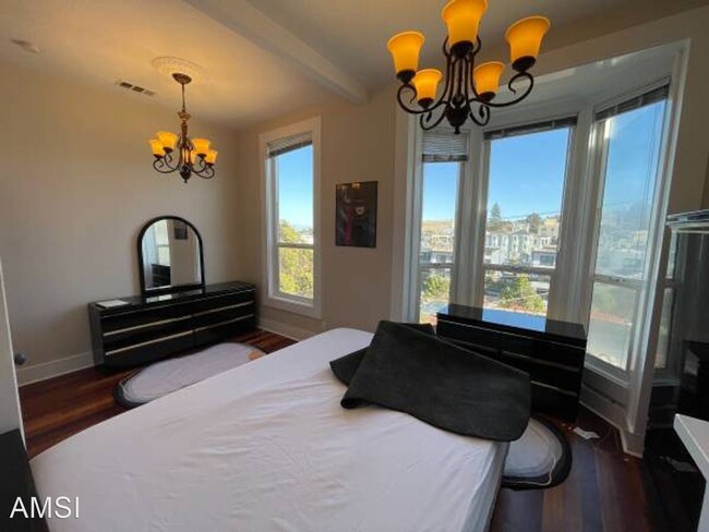 Building Photo - 4 br, 2 bath House - 2550 Sutter St #B