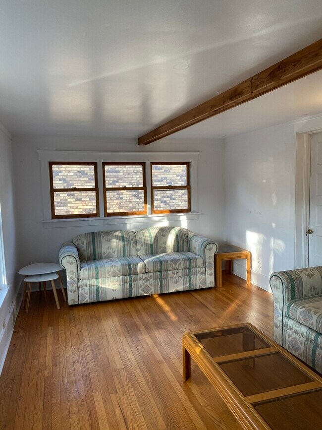 Foto del edificio - 17956 Homewood Ave
