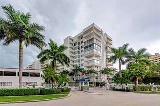 Building Photo - 609 Ocean Dr