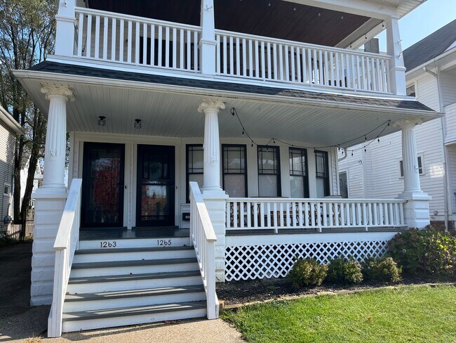 Foto del edificio - 1263 Jackson Ave