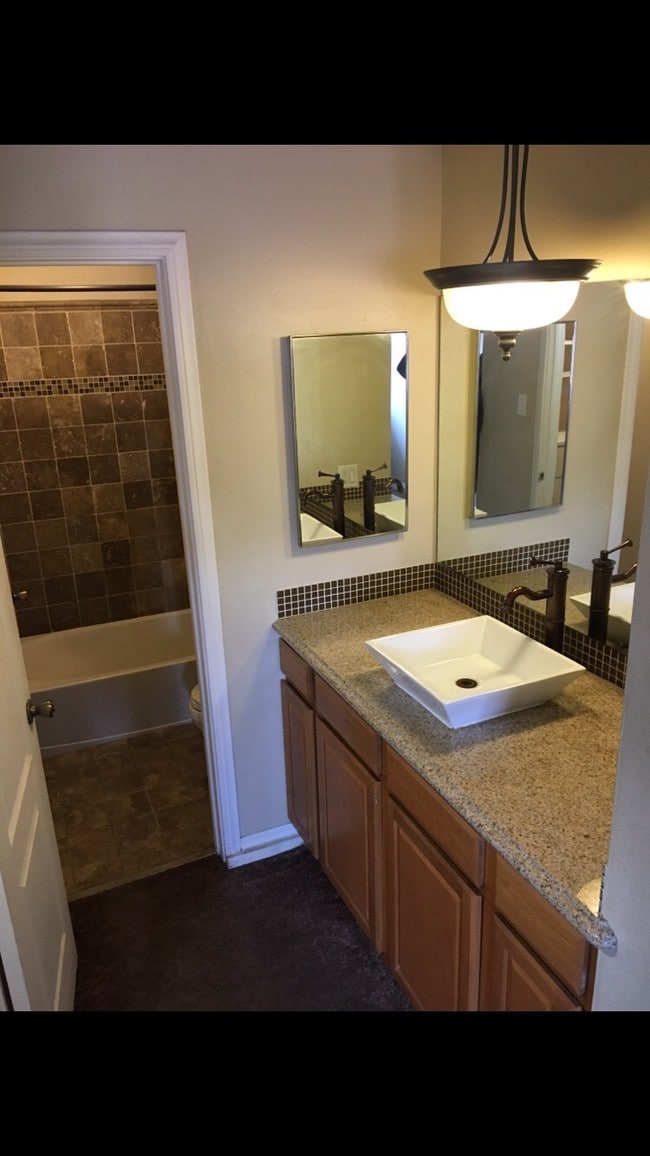 Building Photo - 21800 Schoenborn St