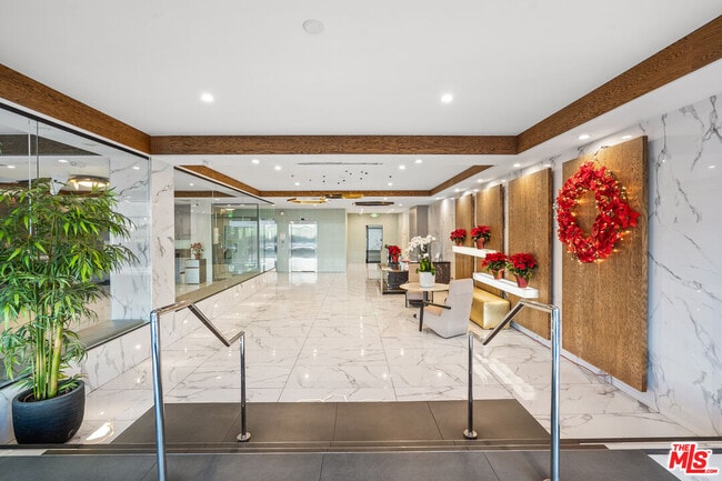 Foto del edificio - 4460 Wilshire Blvd