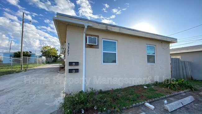 Building Photo - 1127 W 28th St