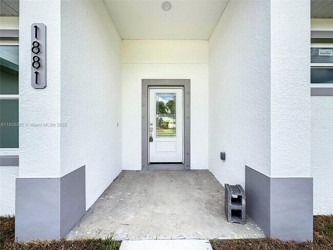 Foto del edificio - 1881 SW Davis St