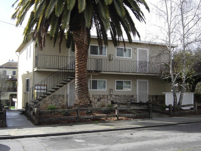 Primary Photo - 144 E I St