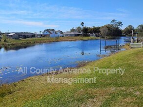 Building Photo - 360 1st Ave N