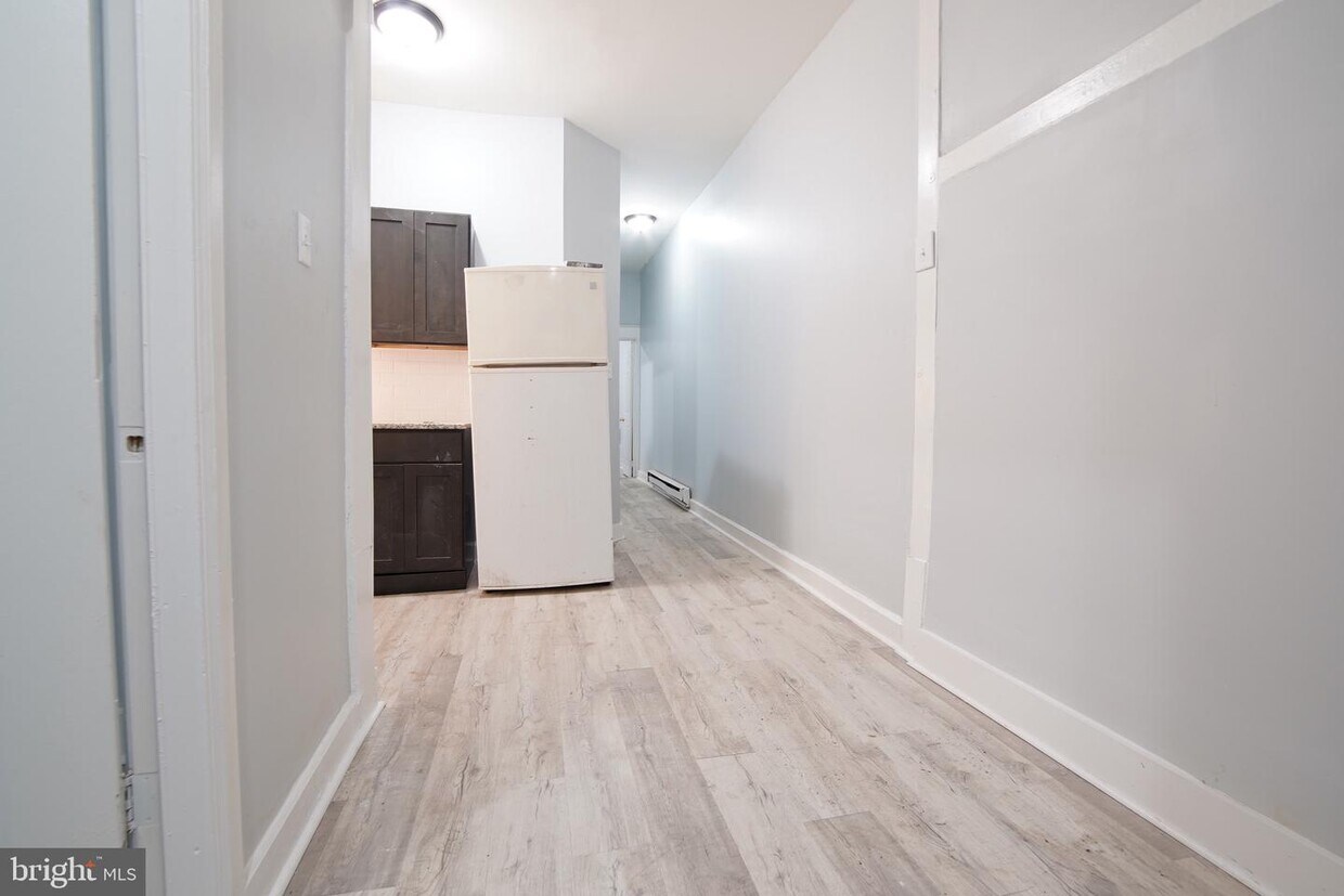 Foto principal - 7022 Woodland Ave