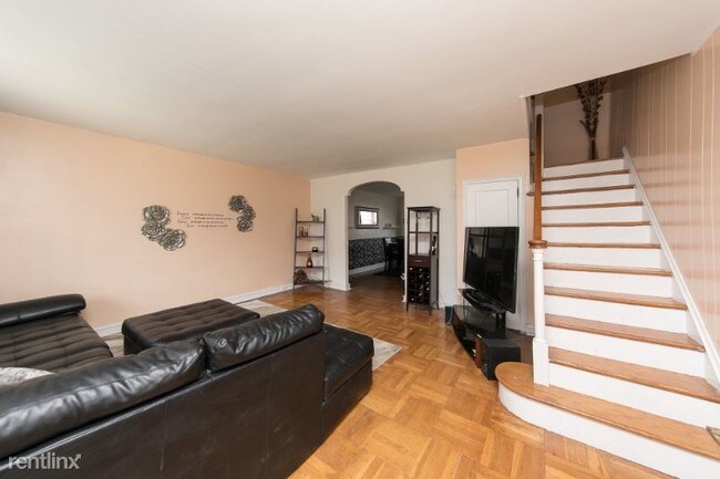 Foto del edificio - 3 br, 1 bath Townhome - 7616 Rugby Street