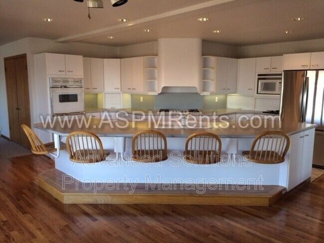Foto del edificio - 2344 Lakeline Dr