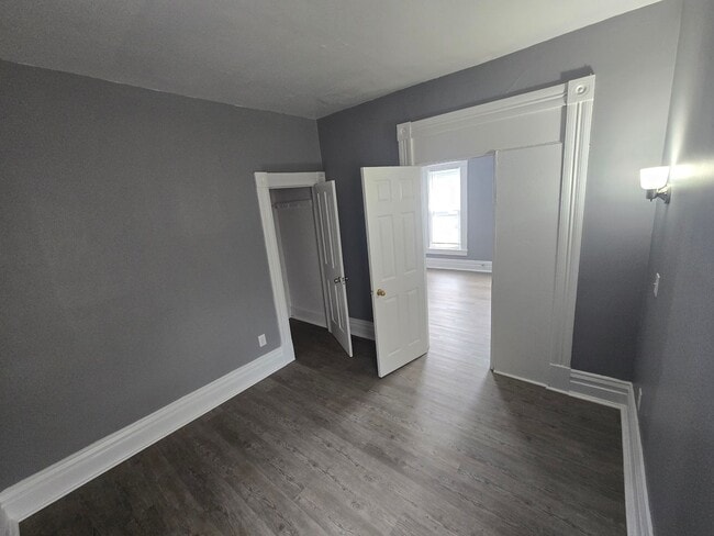Building Photo - 2 Bedroom House