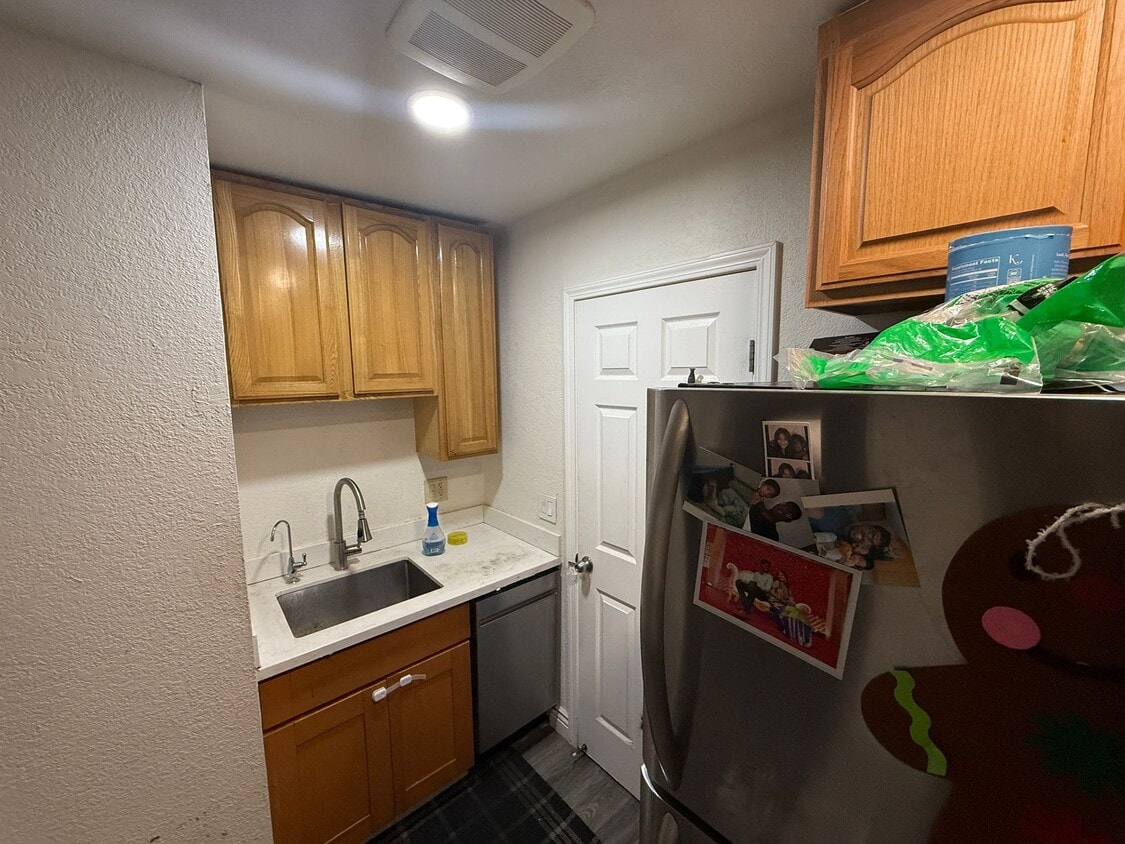 Foto del edificio - 836 Lexington St