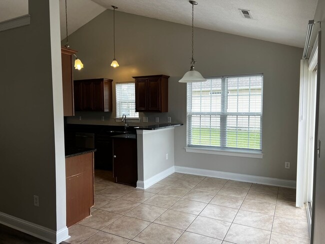 Building Photo - 3/2 in Forestbrook Available Now!