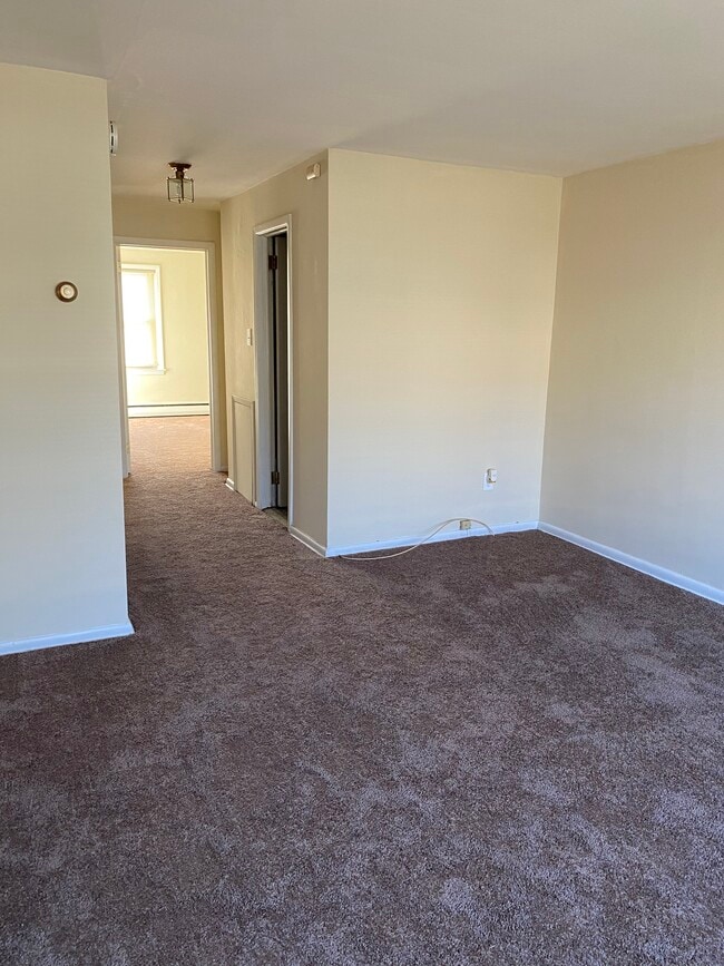 Building Photo - 3210 Albemarle Ave