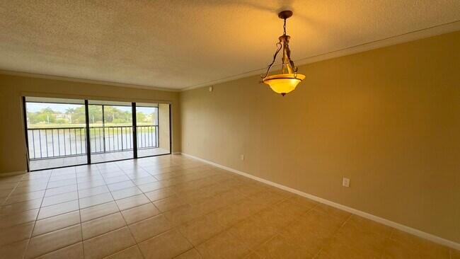 Foto del edificio - 4266 Deste Ct