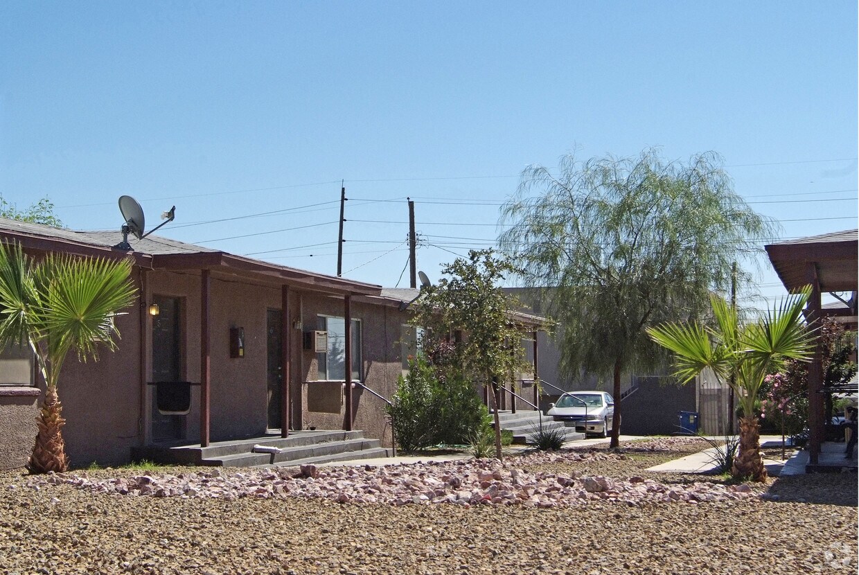 Primary Photo - 120 N 13th St