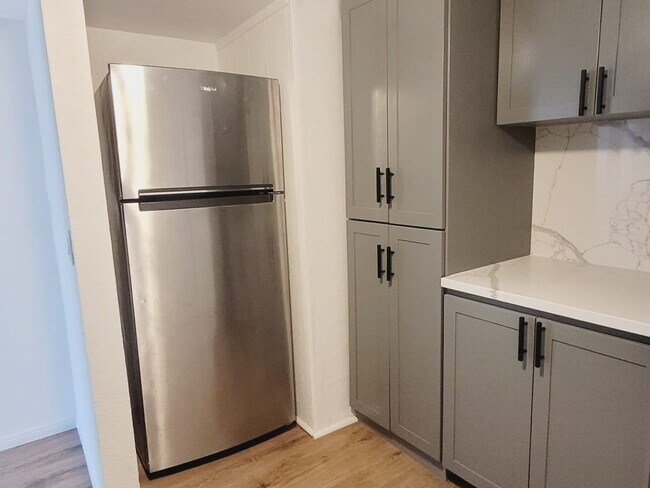 Foto del edificio - 2 Bedroom Apartment  in San Diego