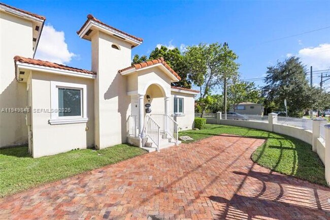 Foto del edificio - 3411 SW 27th St