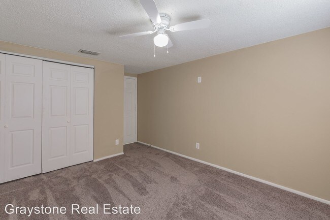 Building Photo - 10204 Carriage Glen Ct