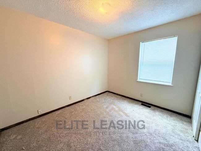 Foto del edificio - 2 Bedrooms | 1 Bathroom | Partial Fenced Yard