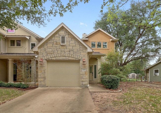 Building Photo - 1806 Crown Dr