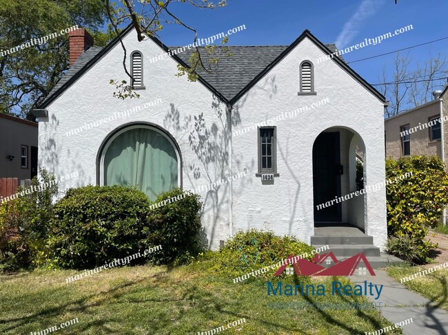 Building Photo - Charming Tudor Style Home 2 bedroom 1 bath...