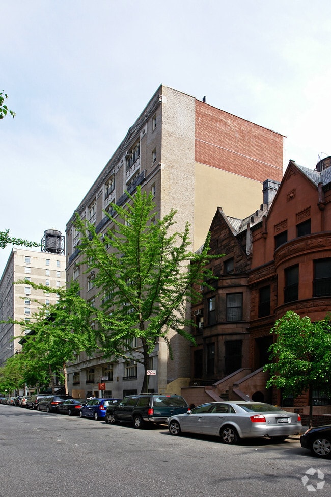 Building Photo - 317 W 89th St