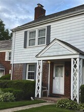 Building Photo - 22 Bayview Ct