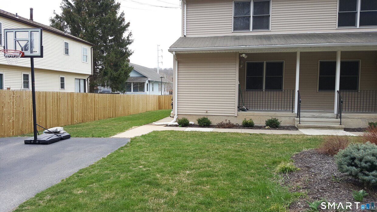 Foto del edificio - 71 1/2 Park Ave