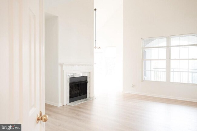 Building Photo - 46628 Drysdale Terrace