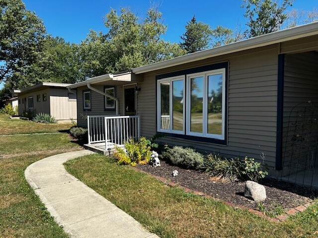 Building Photo - 1019 W Auman Dr