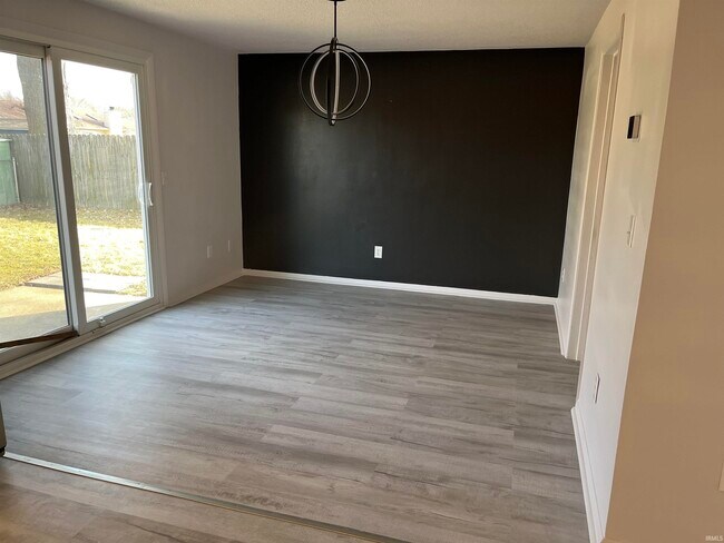 Foto del edificio - 1702 Folsom Ln