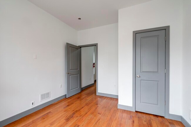 Foto del edificio - 157 Bidwell Ave