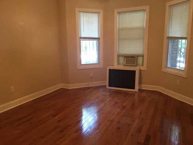 Live and play - 1818 Kalorama Rd NW
