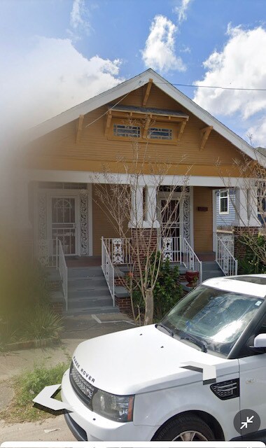 Building Photo - 3220 Delachaise St