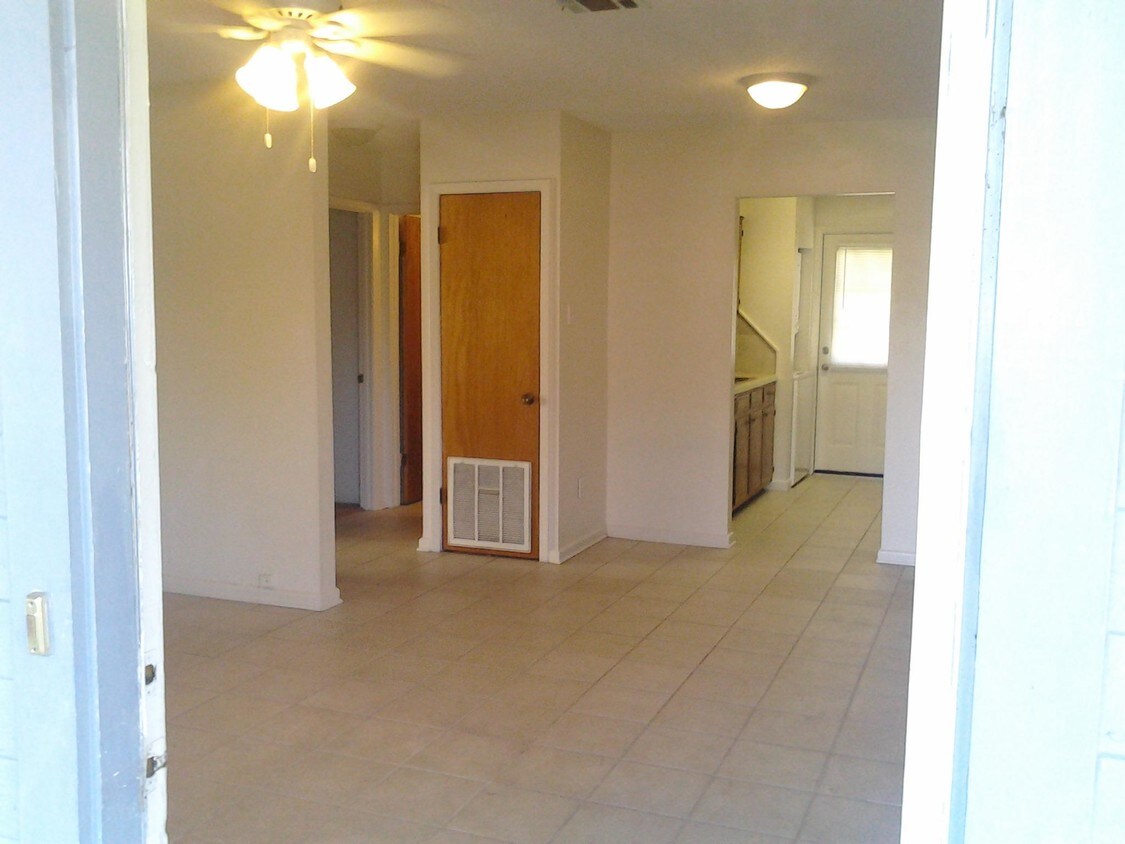 Living room - 3379 LA-594