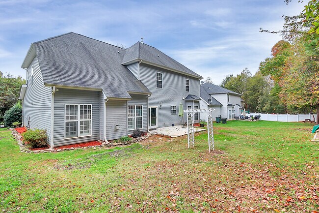 Building Photo - 3415 Fallowbrook Forest