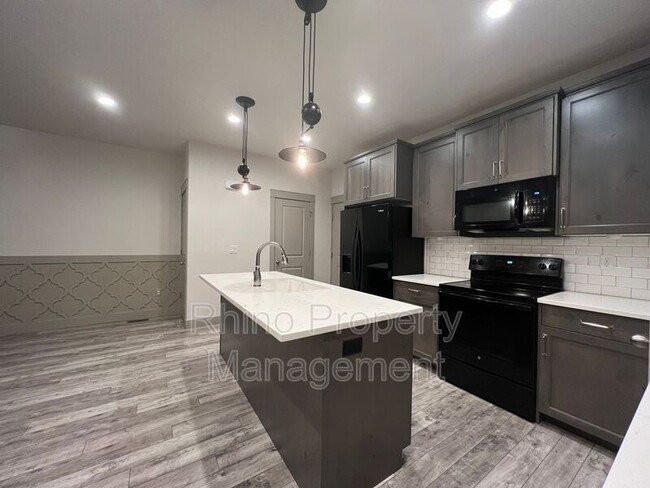 Building Photo - 253 E Brigham Ln