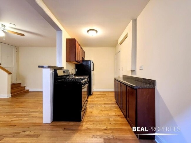 Building Photo - 0 bedroom in CHICAGO IL 60657