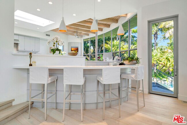 Building Photo - 28775 Sea Ranch Way