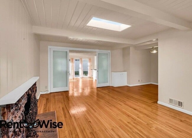 Foto del edificio - 4260 Ruthelma Ave