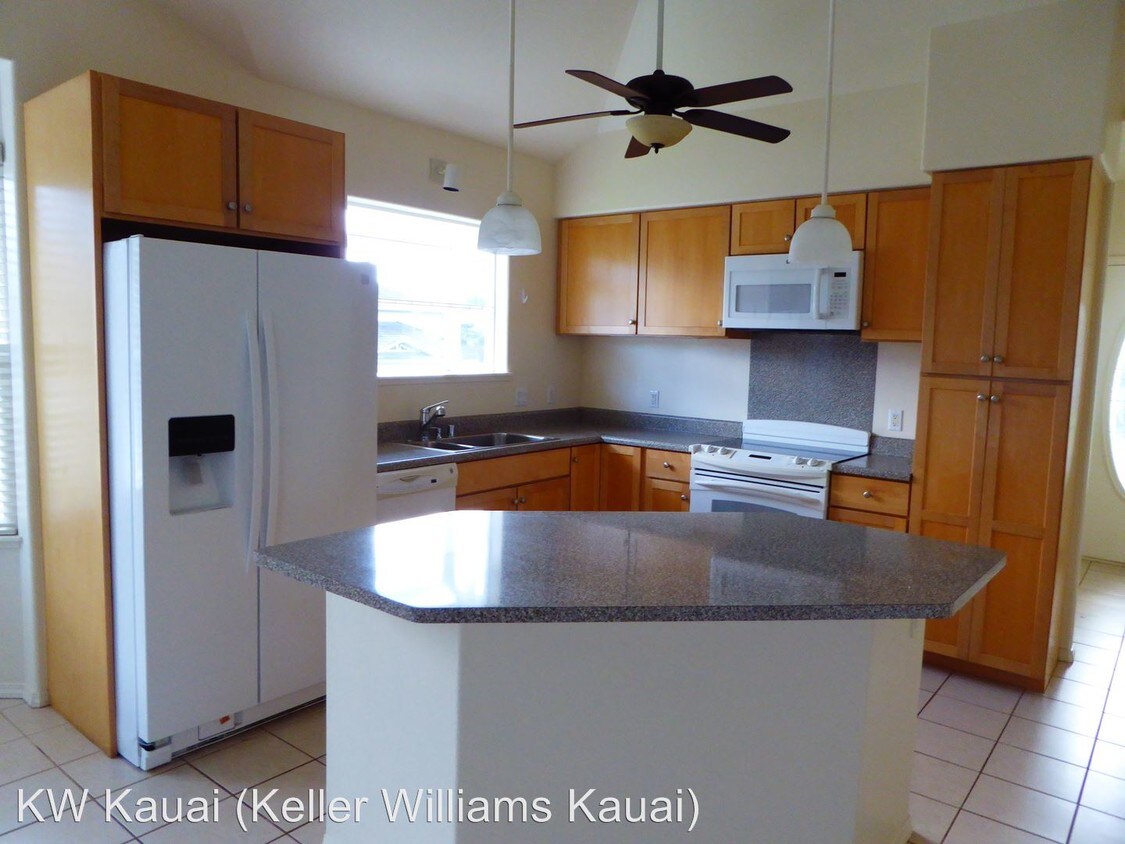 Primary Photo - 2110 Kaneka St