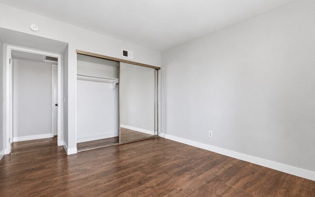 Building Photo - 1422 Rock Glen Ave