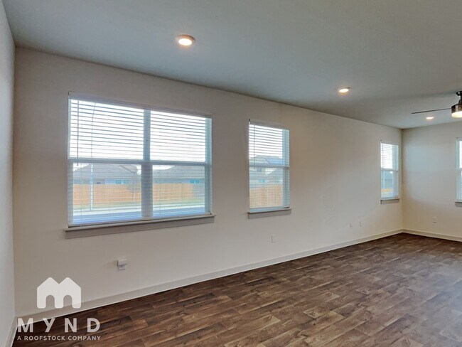 Building Photo - 3029 Egan Dr